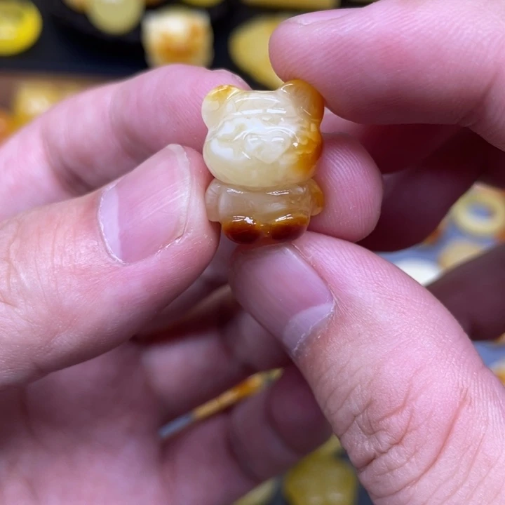 未镶嵌蜜蜡珠宝奇石