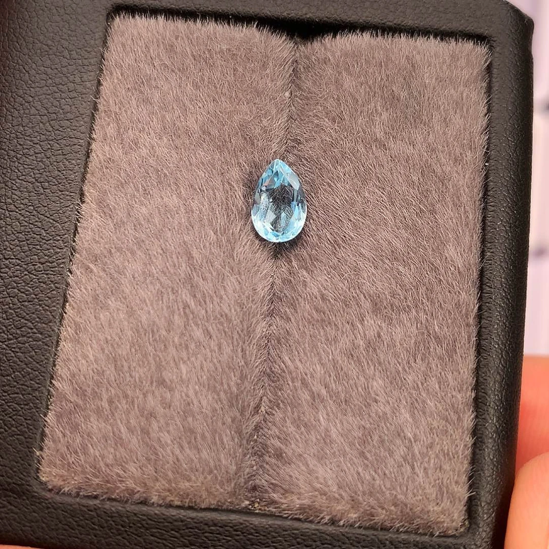 托帕石裸石1.02/39.9