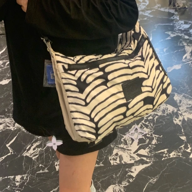 95新 Chanel/香奈儿 YUMU中古/Chanel条纹斜挎包