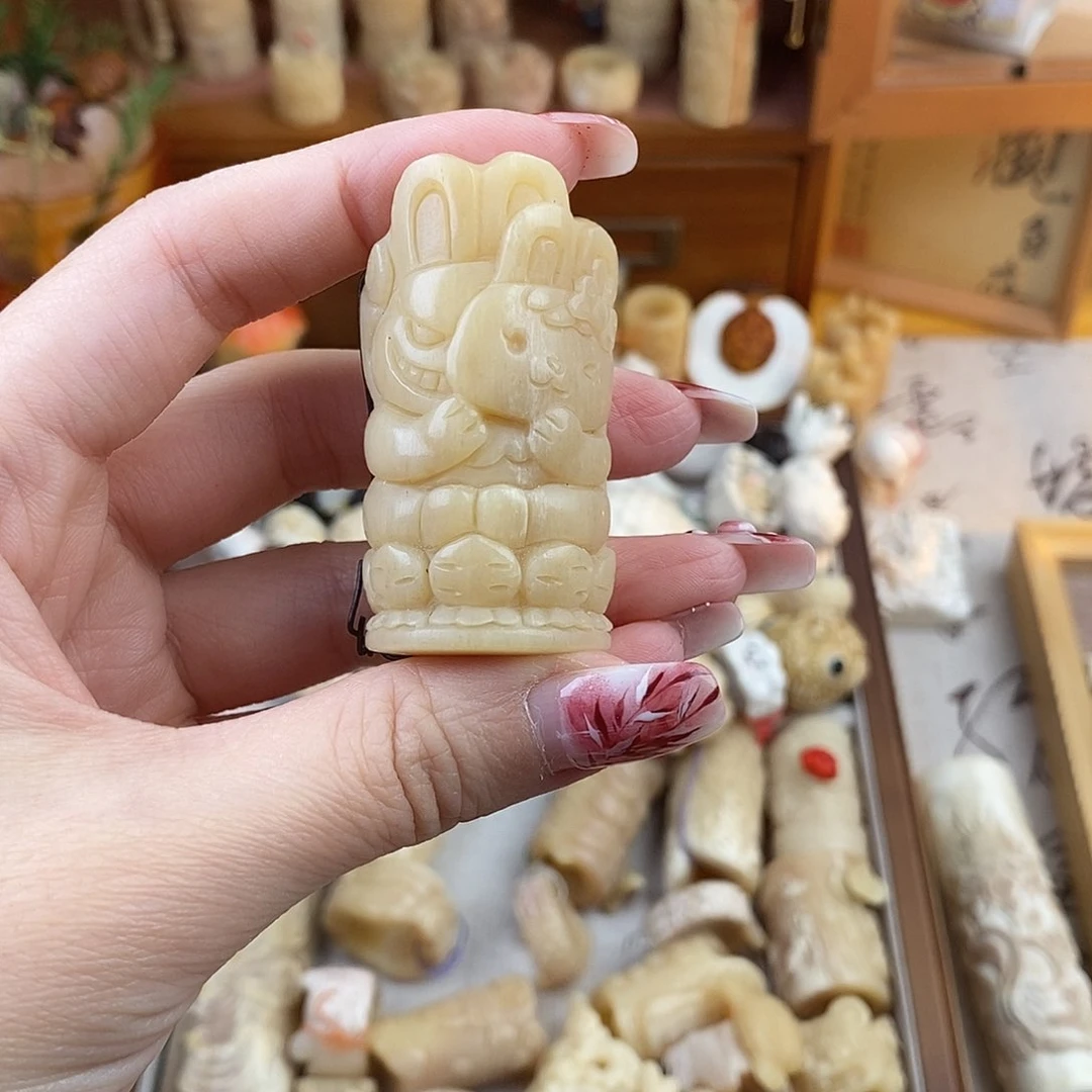 鹿骨把件睡**凡M19马骨雕刻的炸鸡兔骨笛