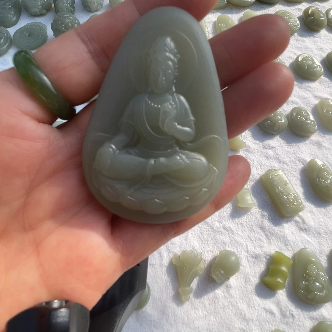和田玉未镶嵌颈饰