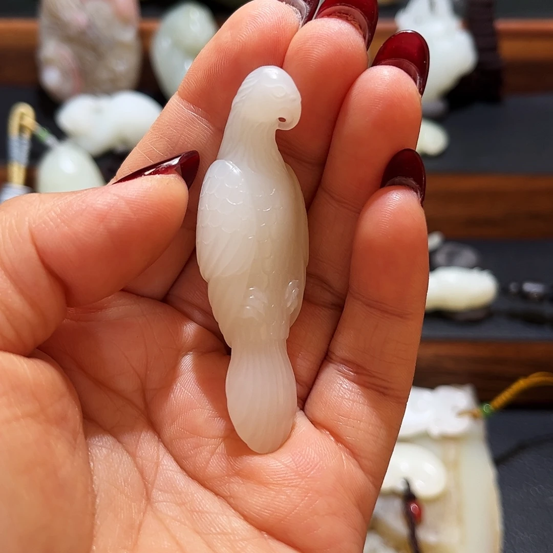 和田玉（白玉）未镶嵌颈饰俄料雄鹰