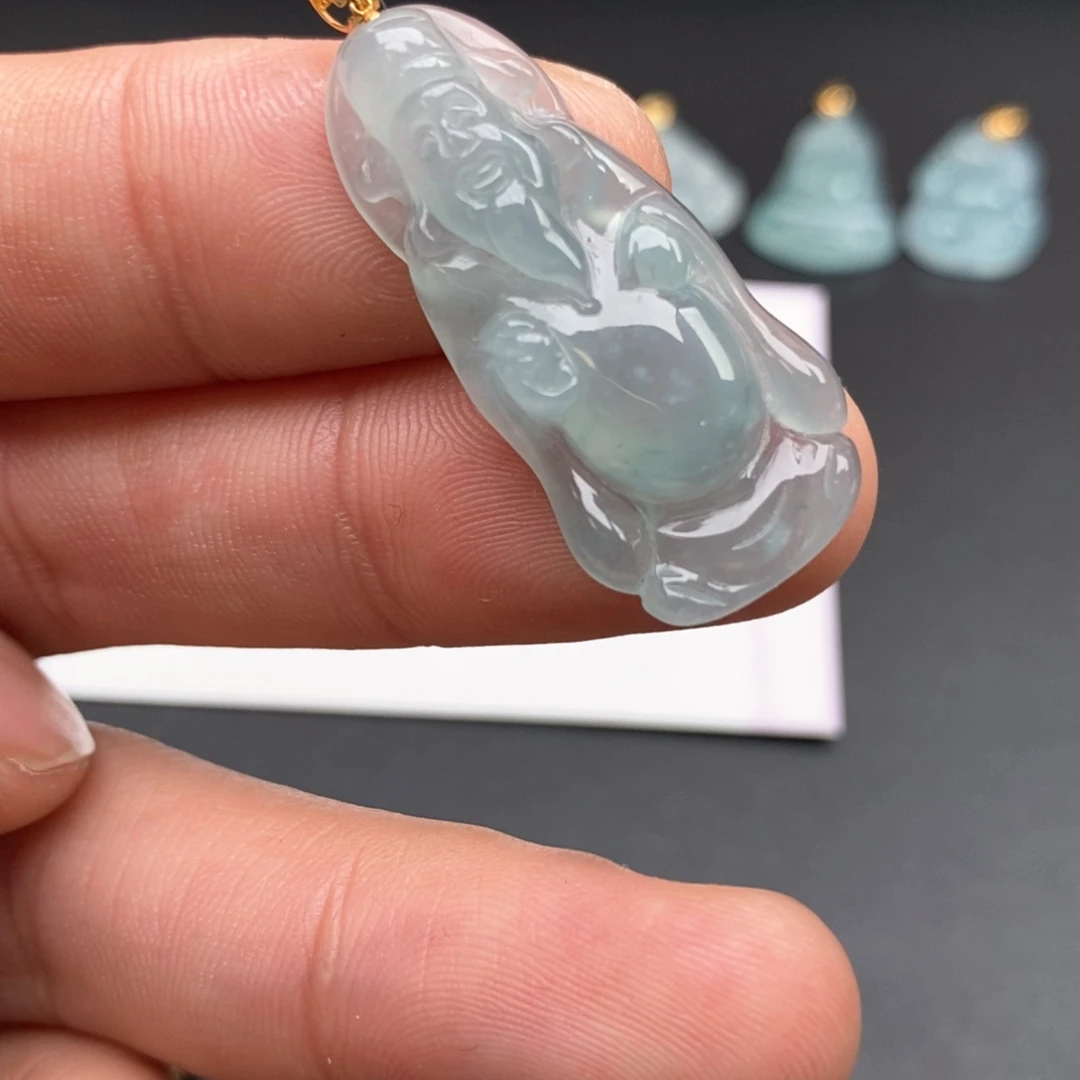 颈饰18K金镶嵌翡翠