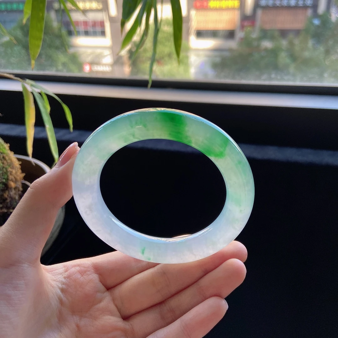 好色珠宝  圈口57缅甸老坑A货冰种阳绿圆条女款翡翠手镯