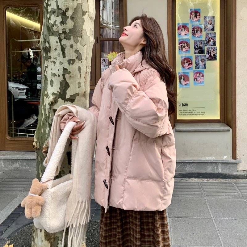 粉色牛角扣羽绒服女冬2024新款学院风今年流行爆款超好看90绒外套