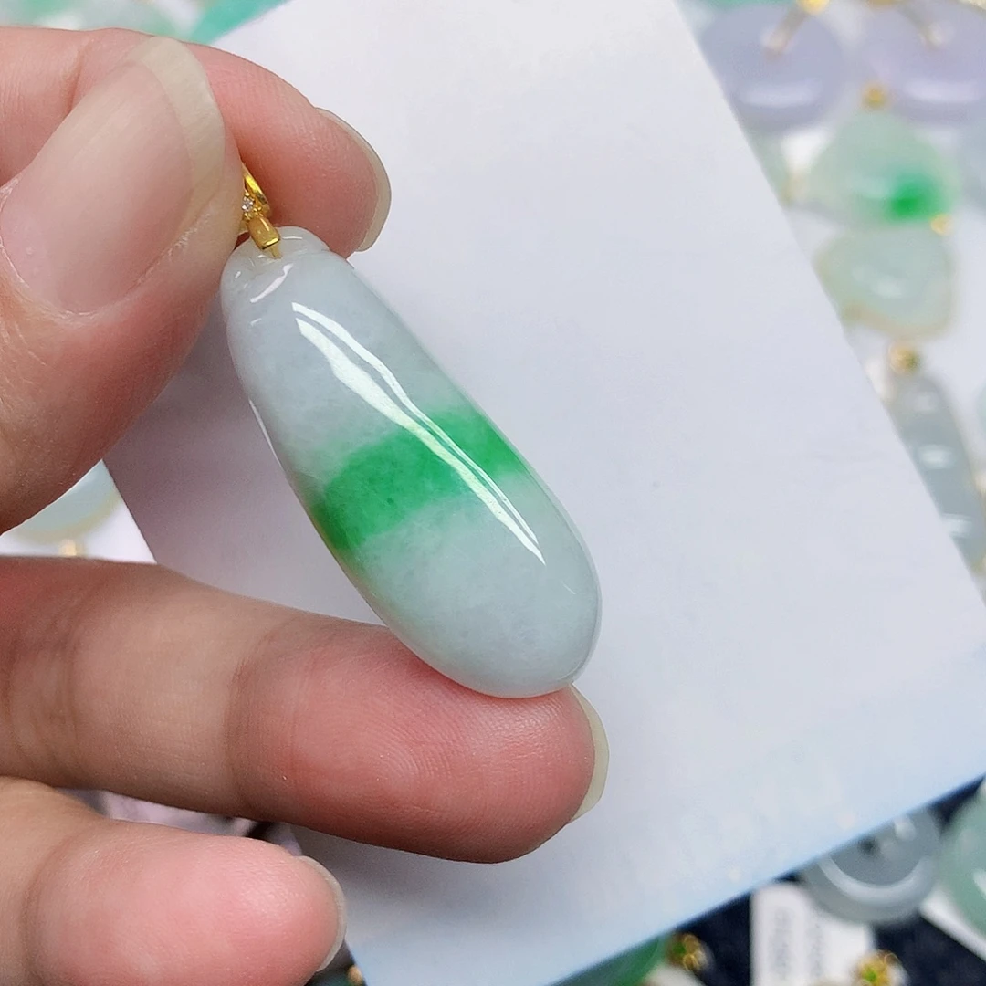 翡翠未镶嵌颈饰翡翠
