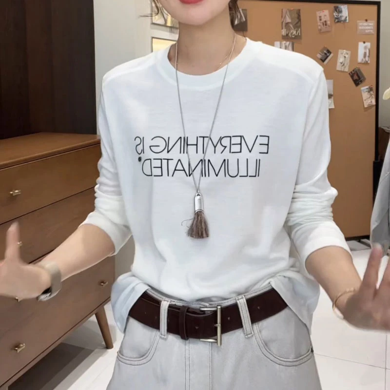 简约白色字母印花长袖t恤女早秋韩系穿搭修身chic别致打底衫上衣
