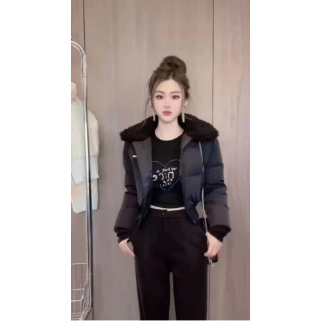 睿夕【万川映月】辣妹字母印花短款卷毛领羽绒服女冬