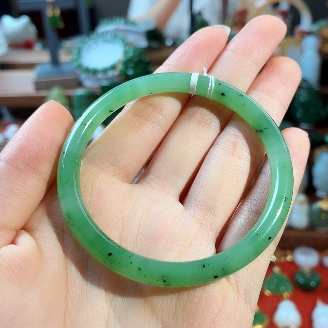 和田玉未镶嵌手镯T