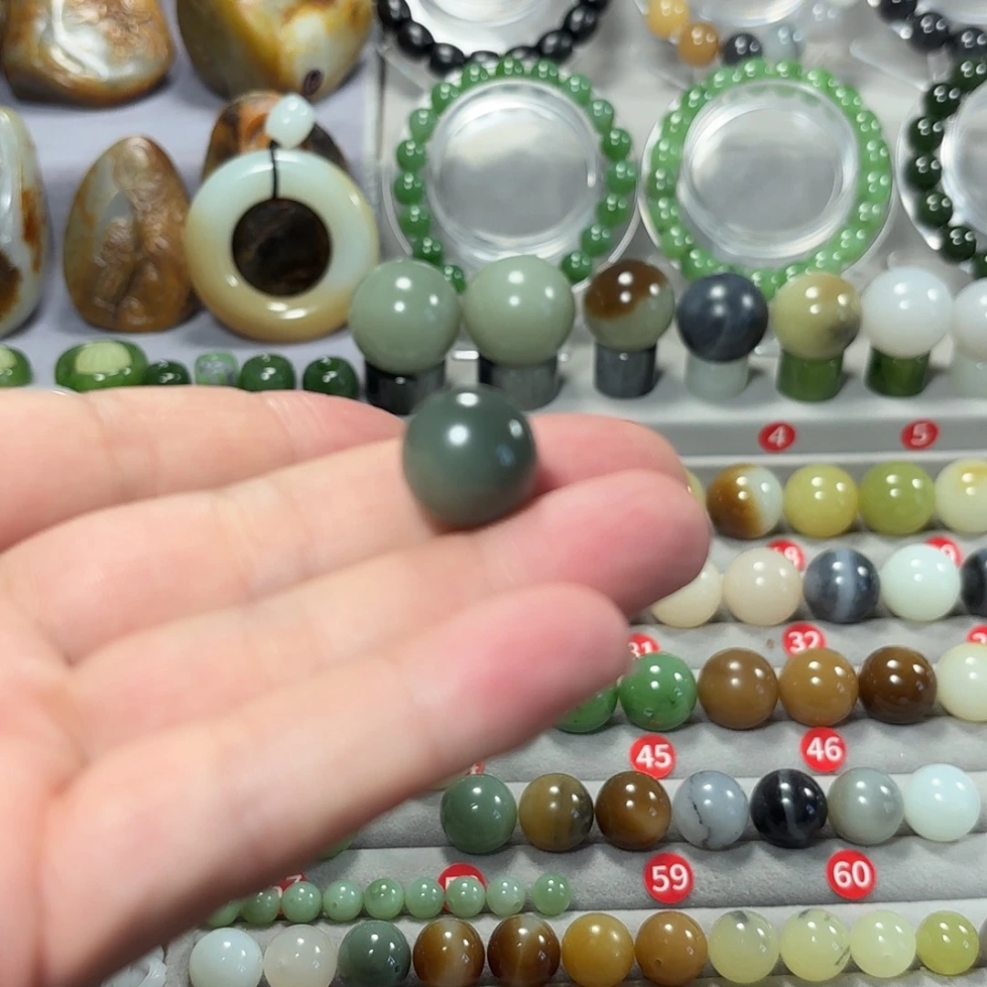 未镶嵌和田玉挂件飏*飏珠子