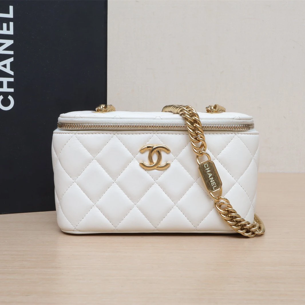 95新 Chanel/香奈儿 【娇】23C 长盒子化妆包皮革S 镭射标 993074