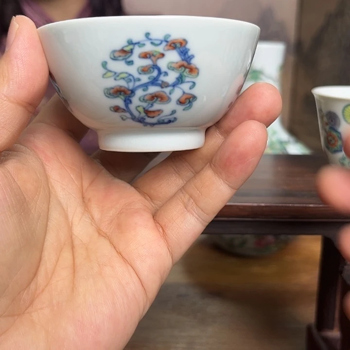 杯子斗彩团如L枝纹杯