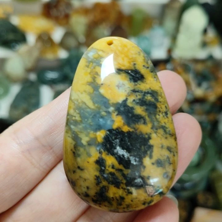岫玉未镶嵌挂坠款式
