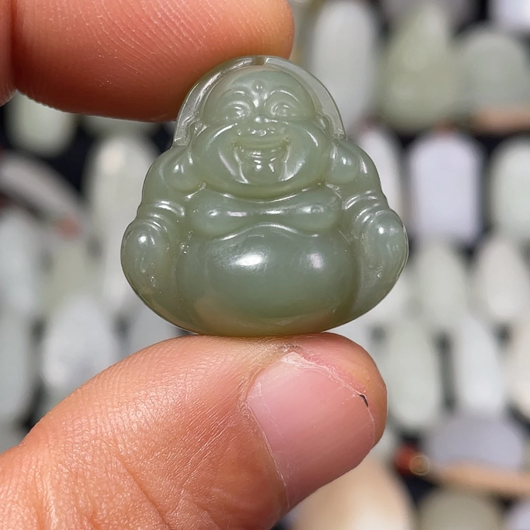 颈饰未镶嵌和田玉吊坠