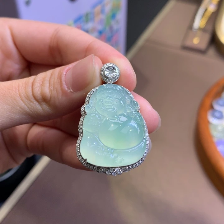 翡翠18K金镶嵌颈饰翡翠