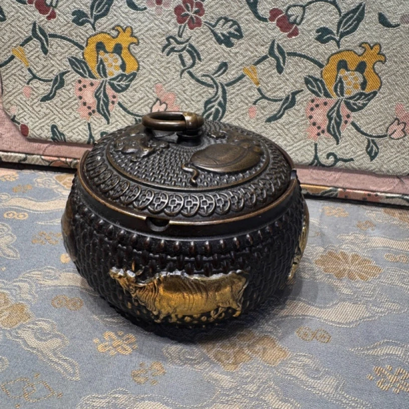 【闪购链接】五牛点金烟灰缸