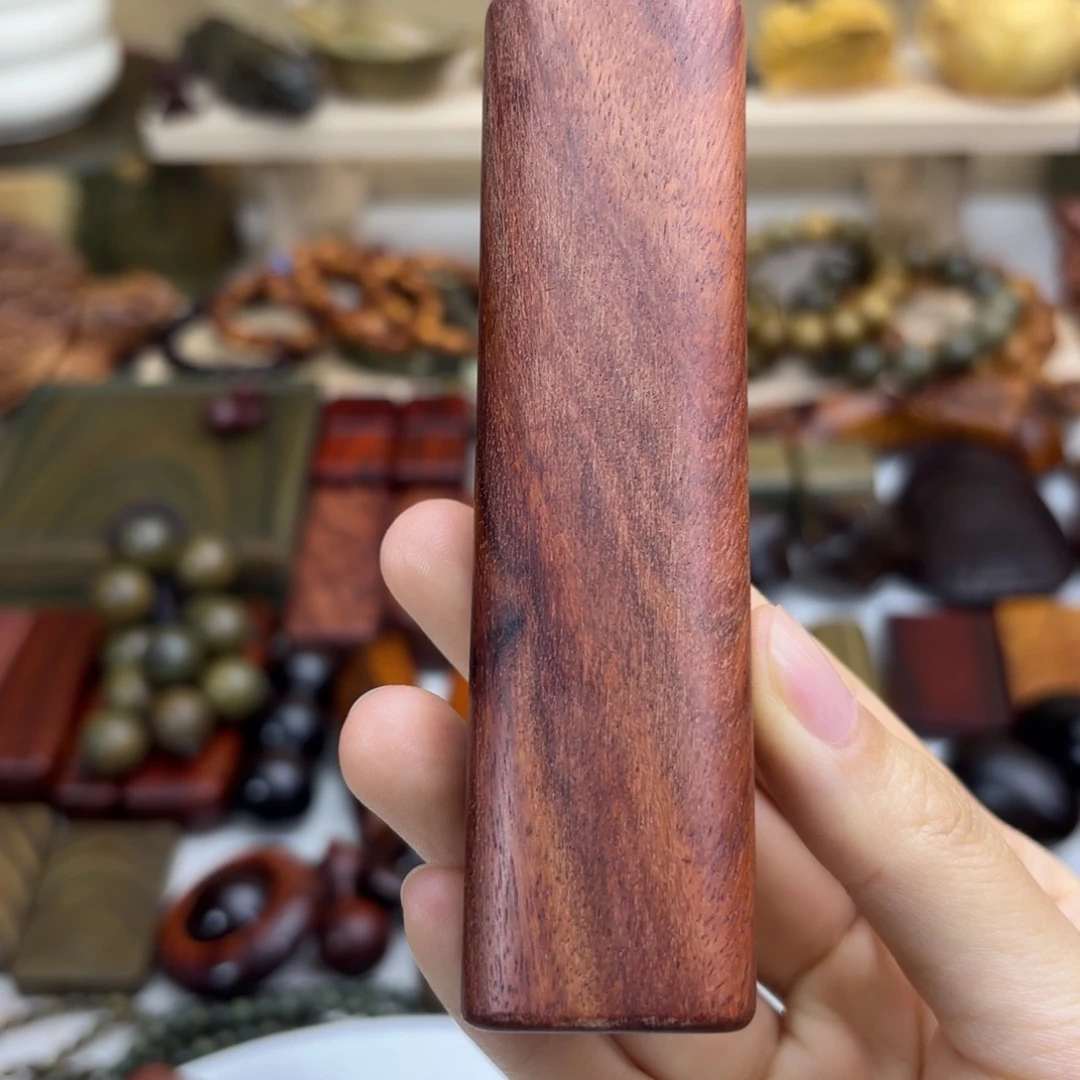 齐***胜木大果紫檀木料工艺品