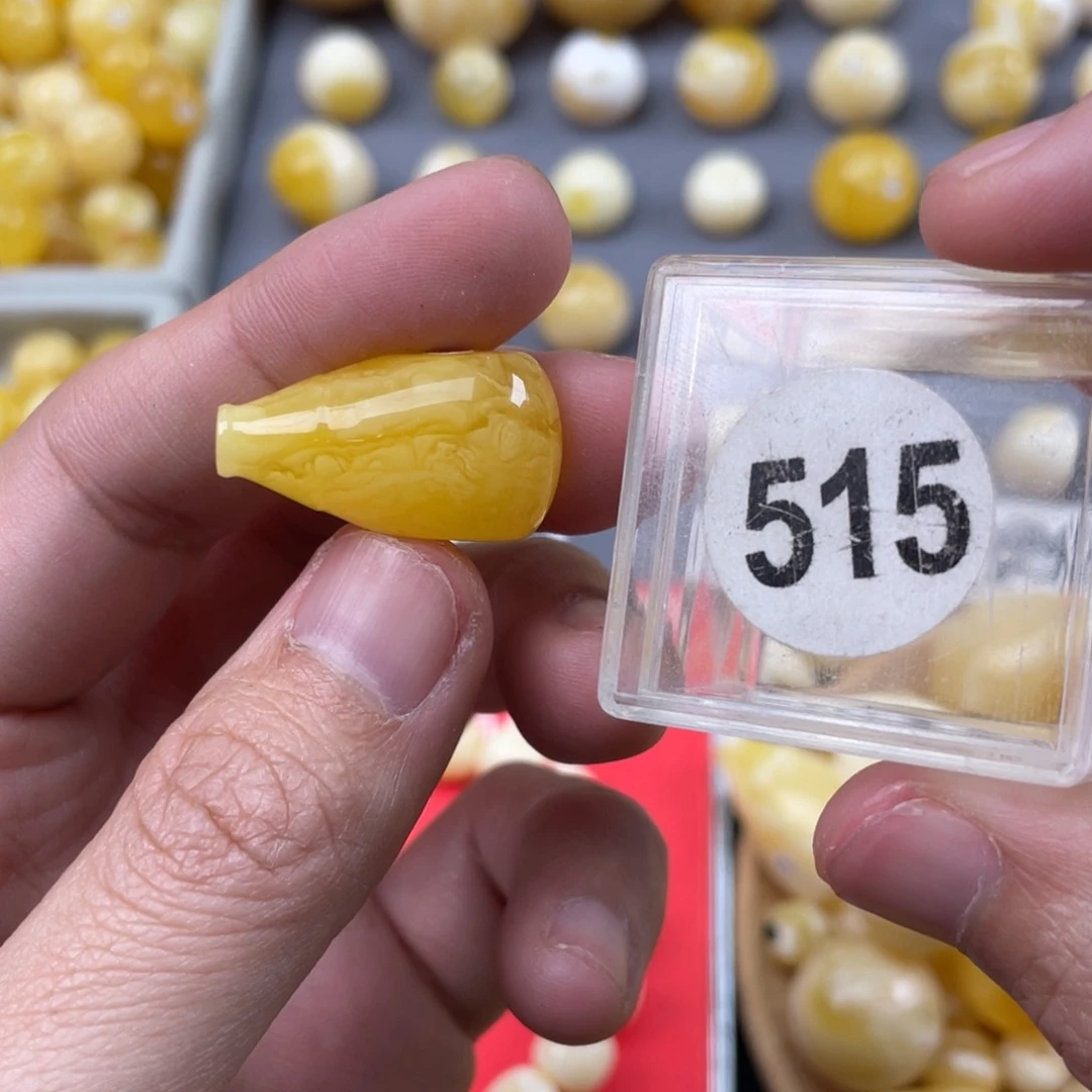 蜜蜡珠宝奇石未镶嵌