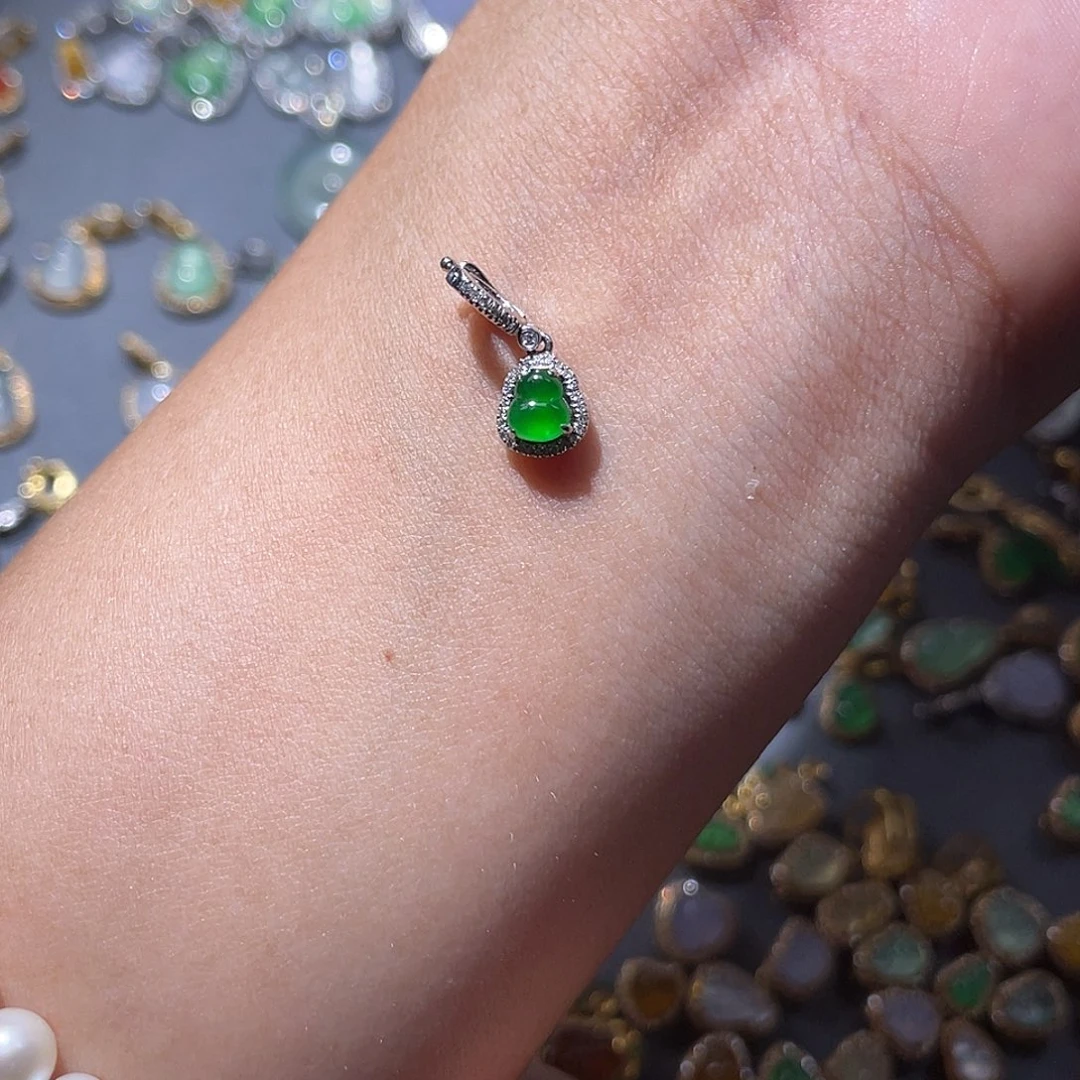 吊坠(不含链)18K金镶嵌翡翠