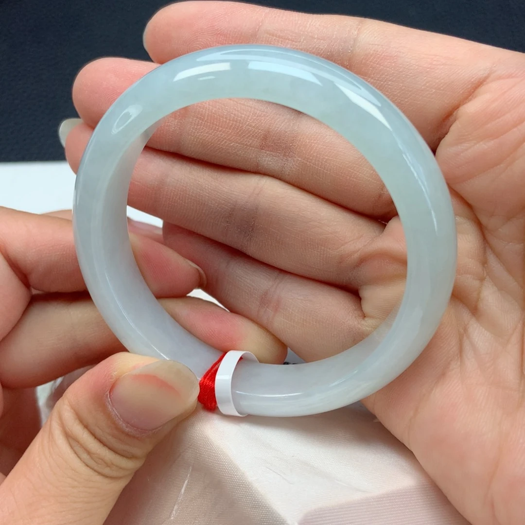 翡翠手镯未镶嵌53圈