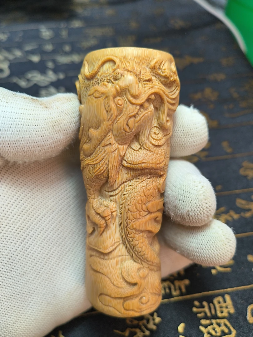 纯手工实心玉竹盘龙柱雕刻