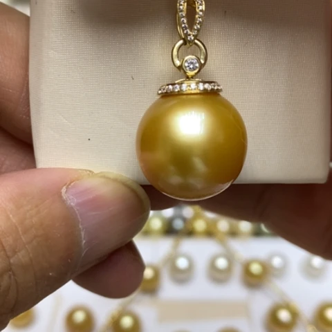 14K金镶嵌海水珍珠颈饰