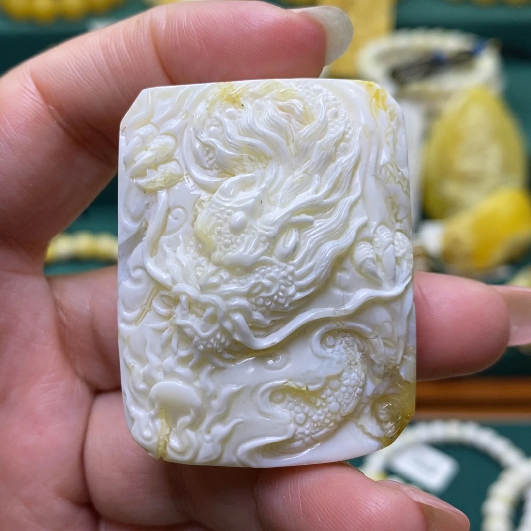 蜜蜡未镶嵌裸石龙牌