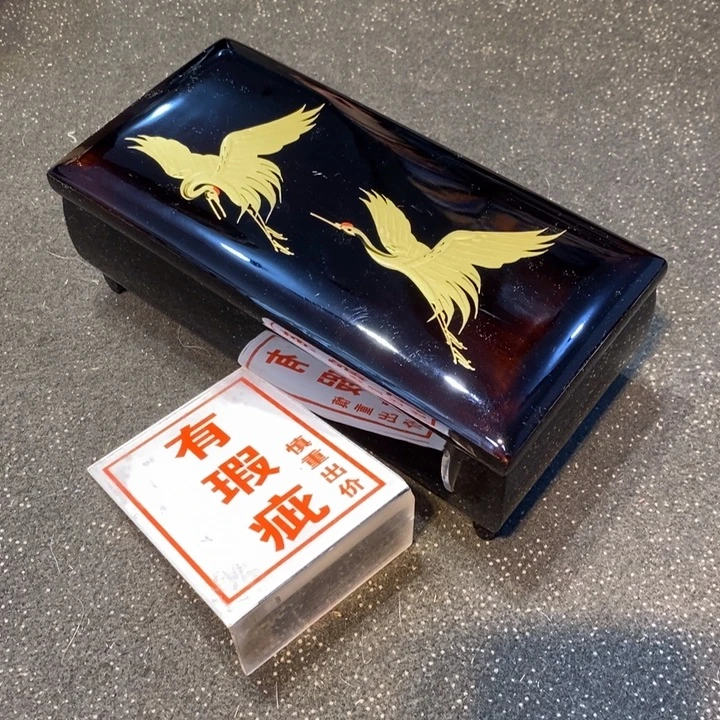 董***长瓷片陶瓷艺术品制作工艺品