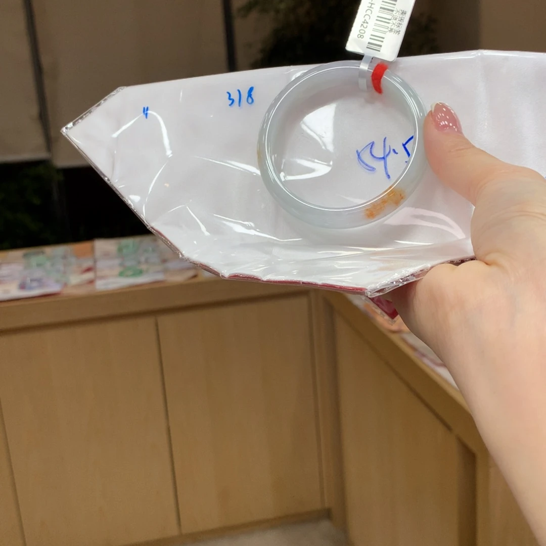 翡翠手镯未镶嵌不退不换