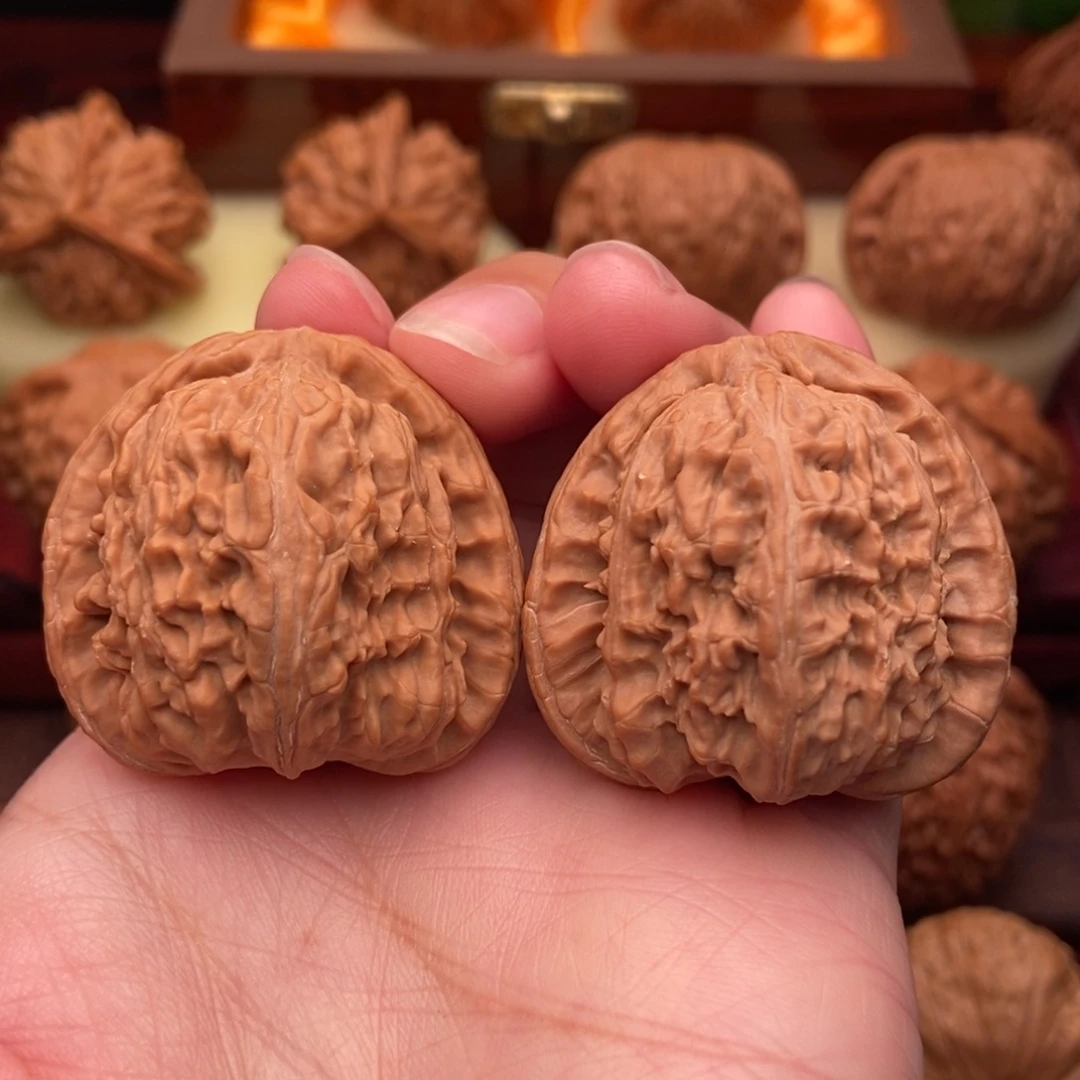 把件文玩核桃精品三角白狮子头37