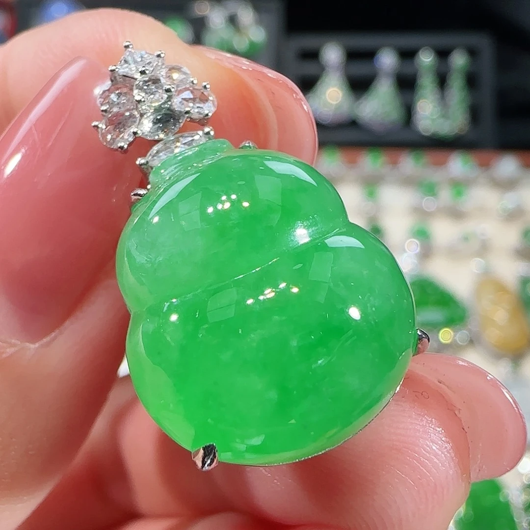 翡翠吊坠(不含链)18K金镶嵌