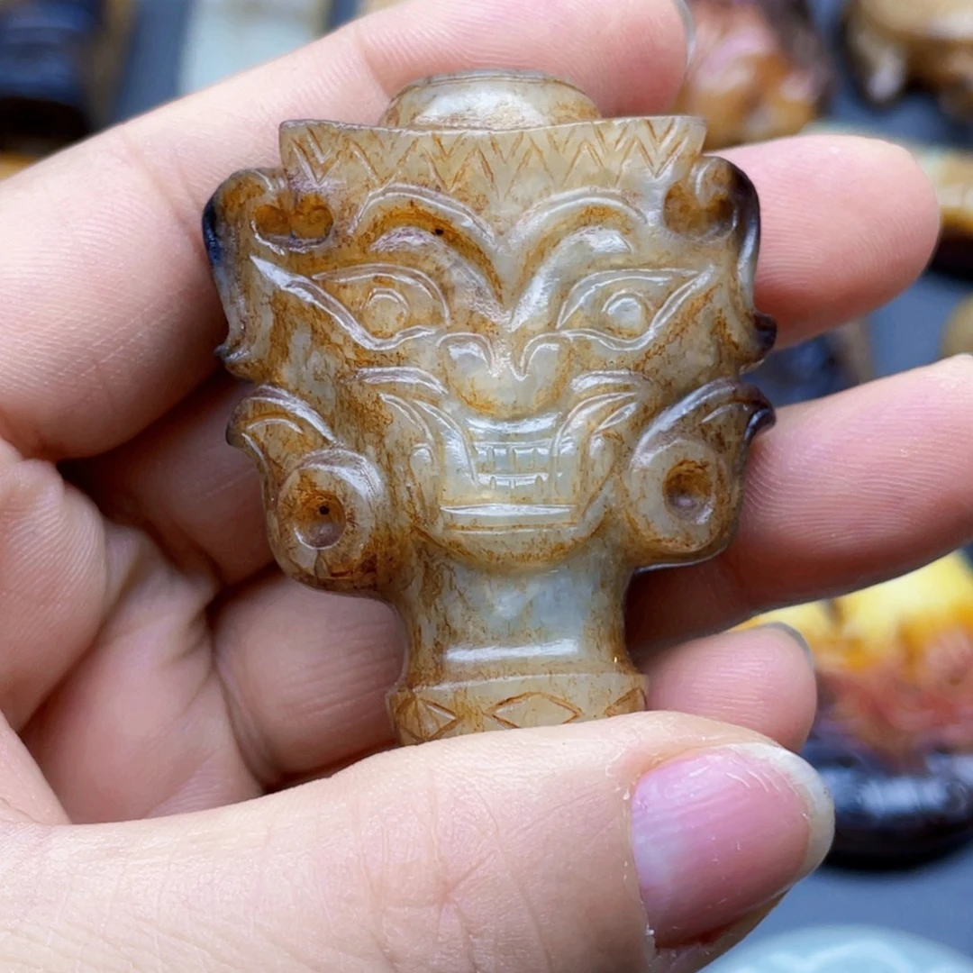 回***品颈饰未镶嵌和田玉