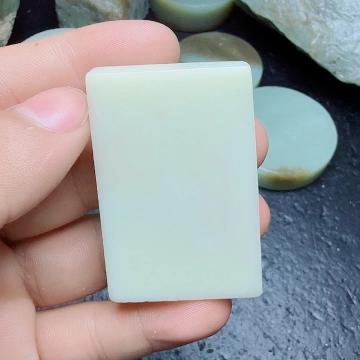 未镶嵌和田玉（糖玉）珠宝奇石