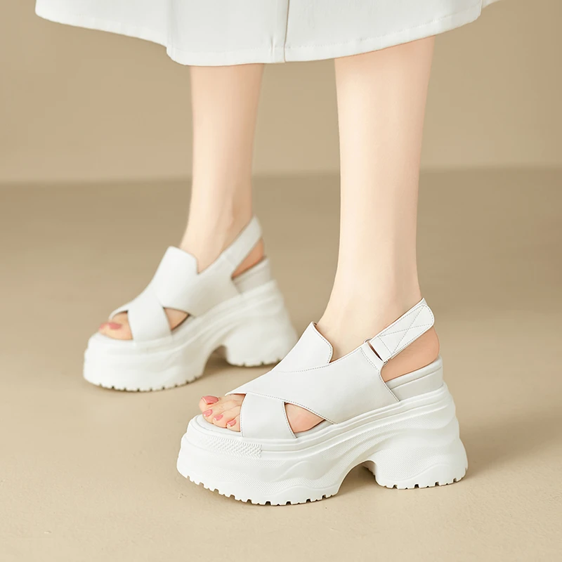 真皮小个子12cm厚底松糕底百搭凉鞋女超轻软底镂空透气罗马凉鞋女