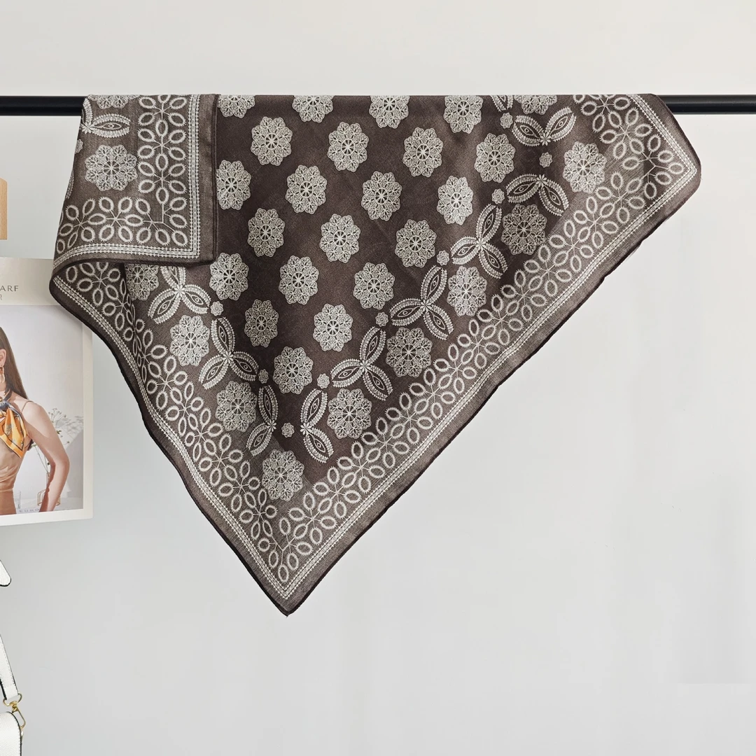 新款韩版咖色68小方巾装饰配衬衫系腰部丝巾女春秋空调护颈围巾