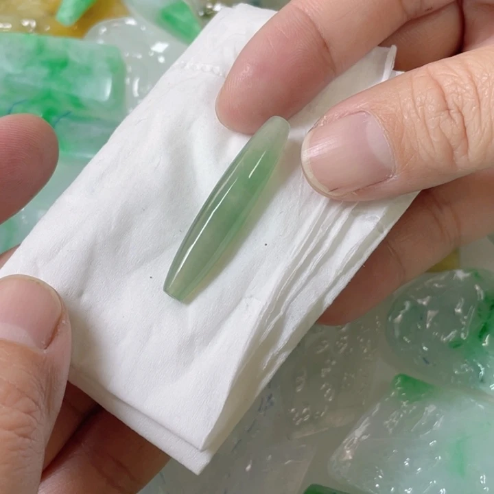 定制翡翠未镶嵌随行