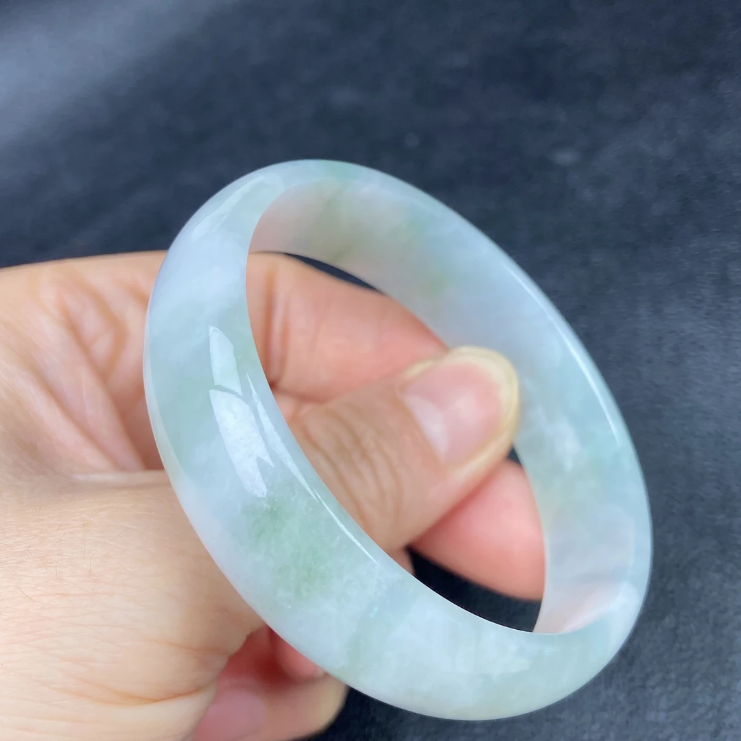 51-52圈口精美正圈手镯天然翡翠a货 尺寸51.3×14×5.2mm