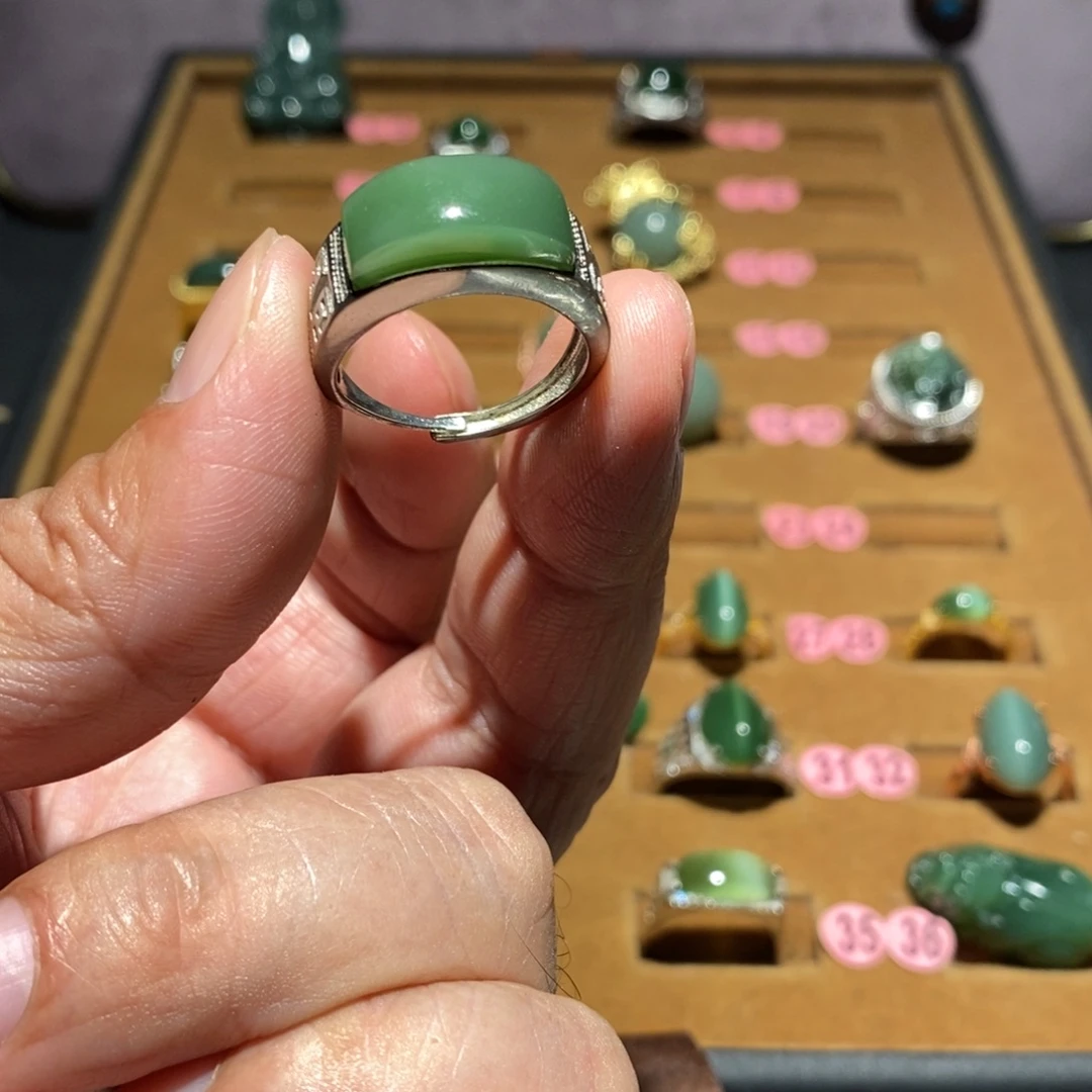 和田玉未镶嵌戒指