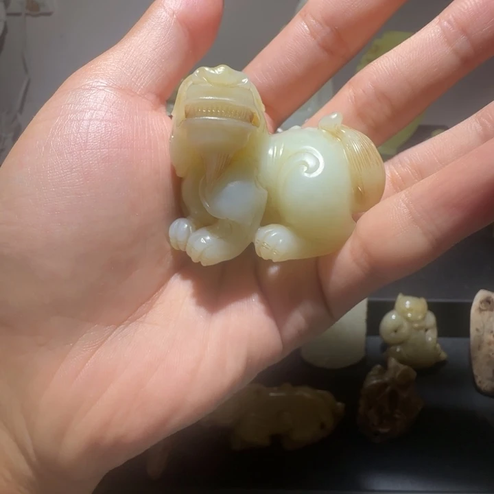 空***度未镶嵌和田玉（糖玉）挂件
