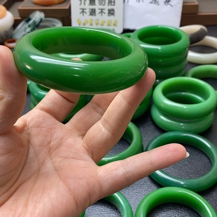 石英质玉未镶嵌手镯