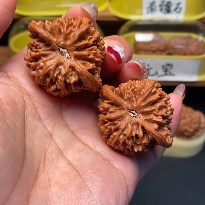 文玩核桃吊坠40满天星