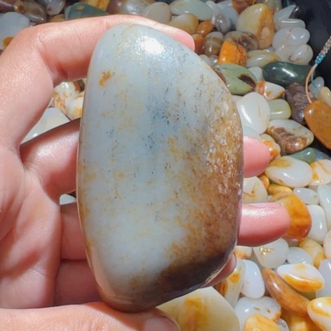 和田玉（糖玉）未镶嵌颈饰148克