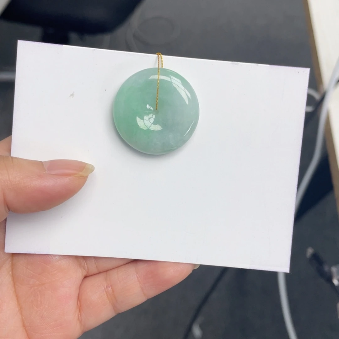 翡翠未镶嵌颈饰平安扣