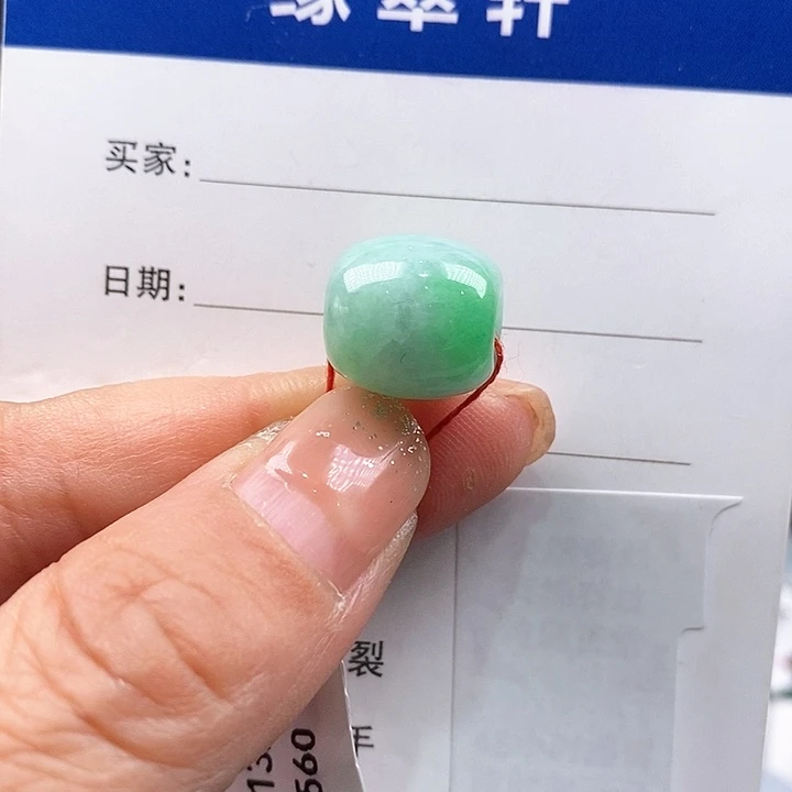 翡翠颈饰未镶嵌路路通