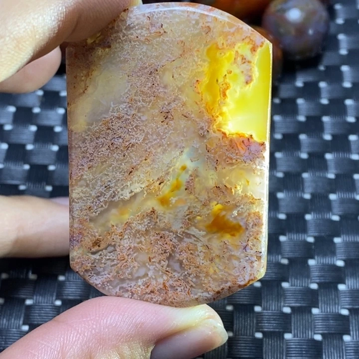 玛瑙/玉髓颈饰未镶嵌马****果