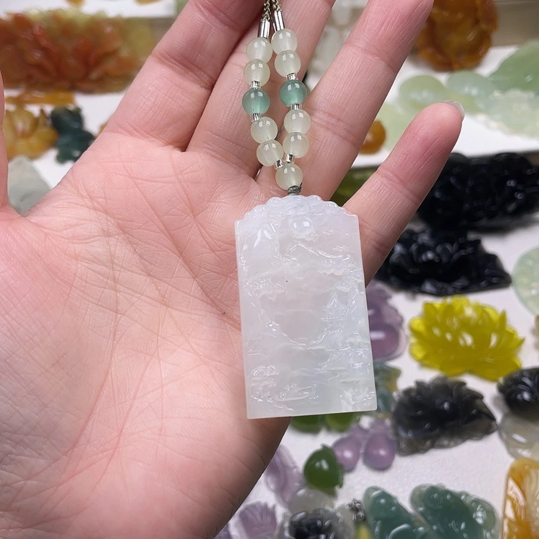 蛇纹石玉未镶嵌颈饰