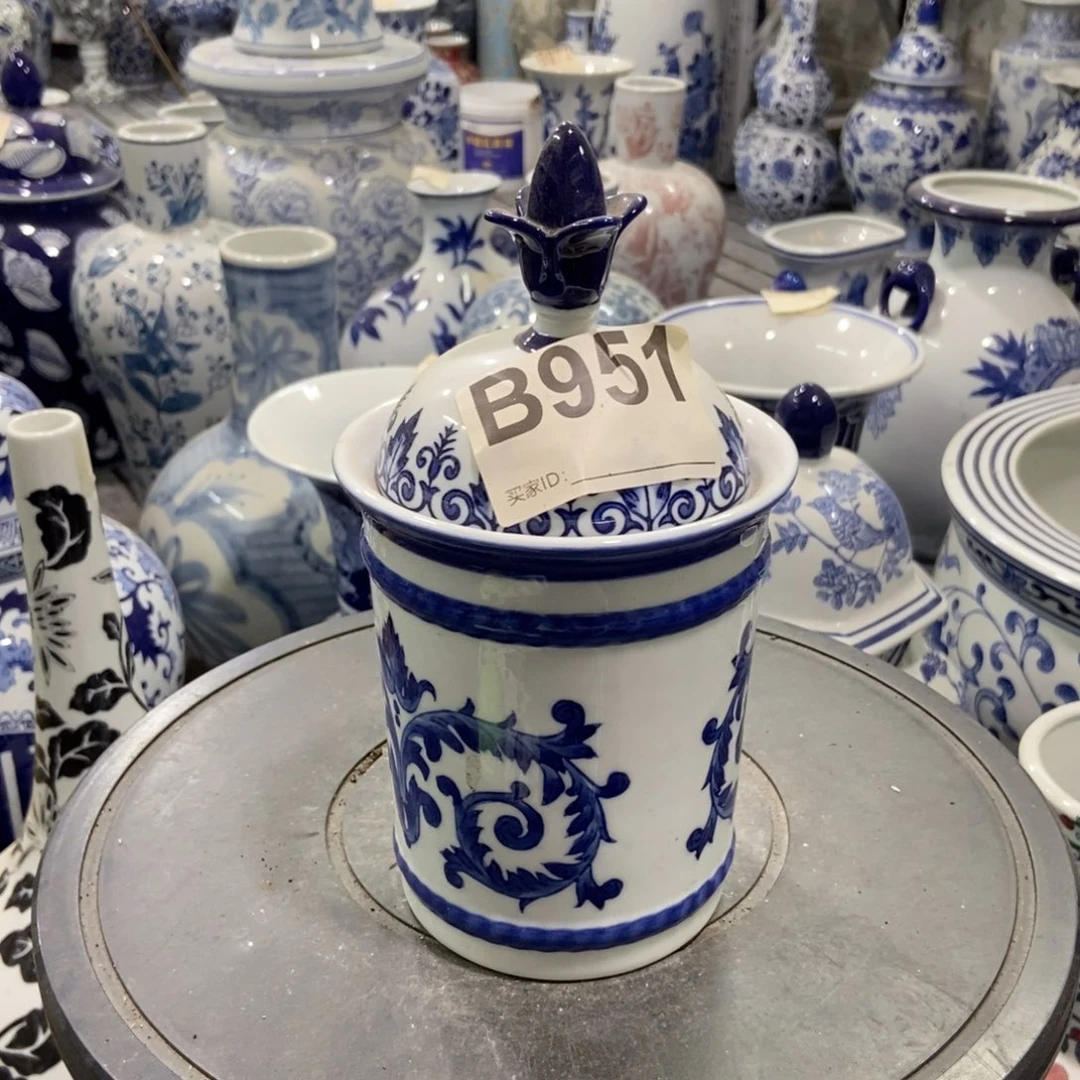 花瓶手绘釉下彩罐子