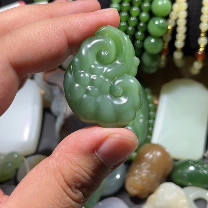 颈饰未镶嵌和田玉