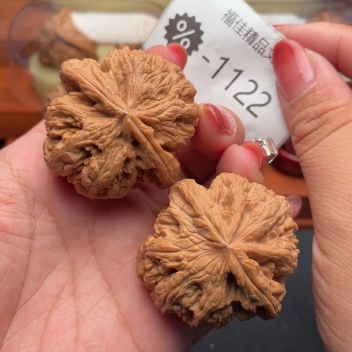 吊坠文玩核桃46大粗筋