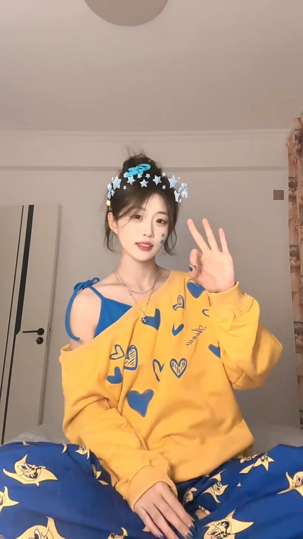 秋冬时尚心形印花斜肩漏锁骨性感纯欲设计卫衣女宽松遮肉睡衣套装